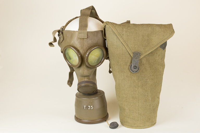 Maschera antigas italiana completa di custodia